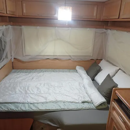 Lakokocsi Termal Fuerdo 营地 *