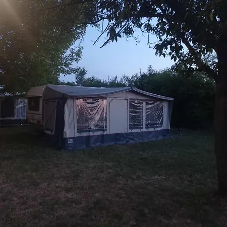 营地 Lakokocsi Termal Fuerdo Turkeve