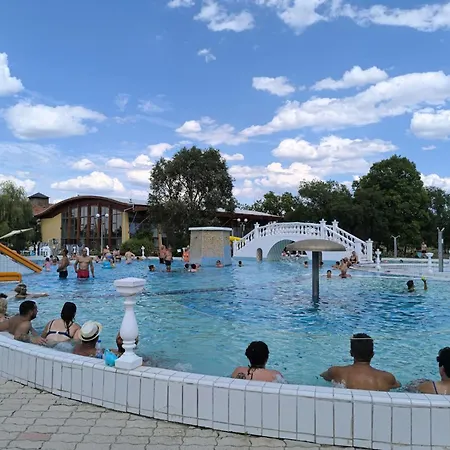 Lakokocsi Termal Fuerdo 营地