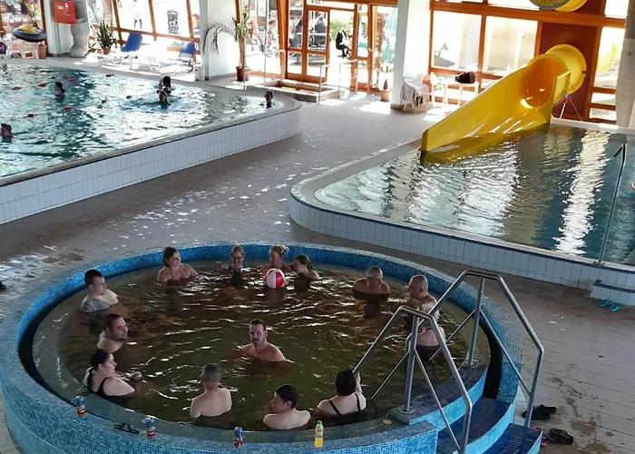 营地 Lakokocsi Termal Fuerdo *