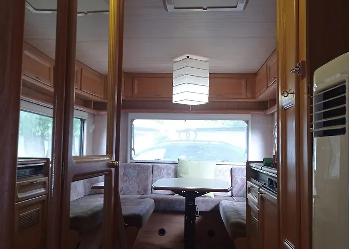 Lakokocsi Termal Fuerdo 营地 Turkeve